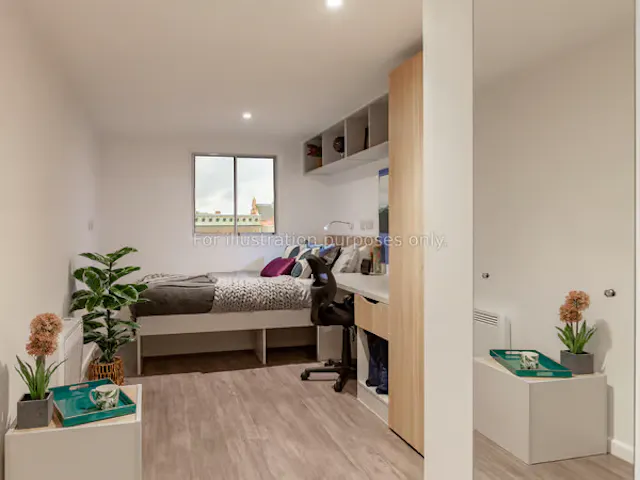 Penthouse 2 Bed Apartment room image 2