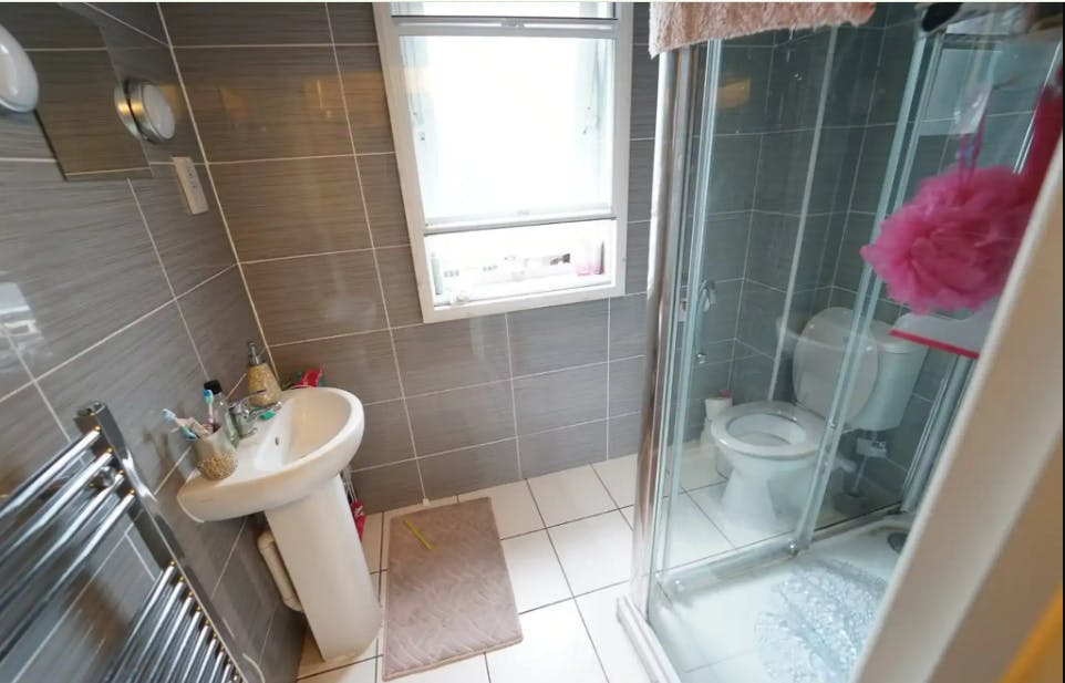 Silver Ensuite