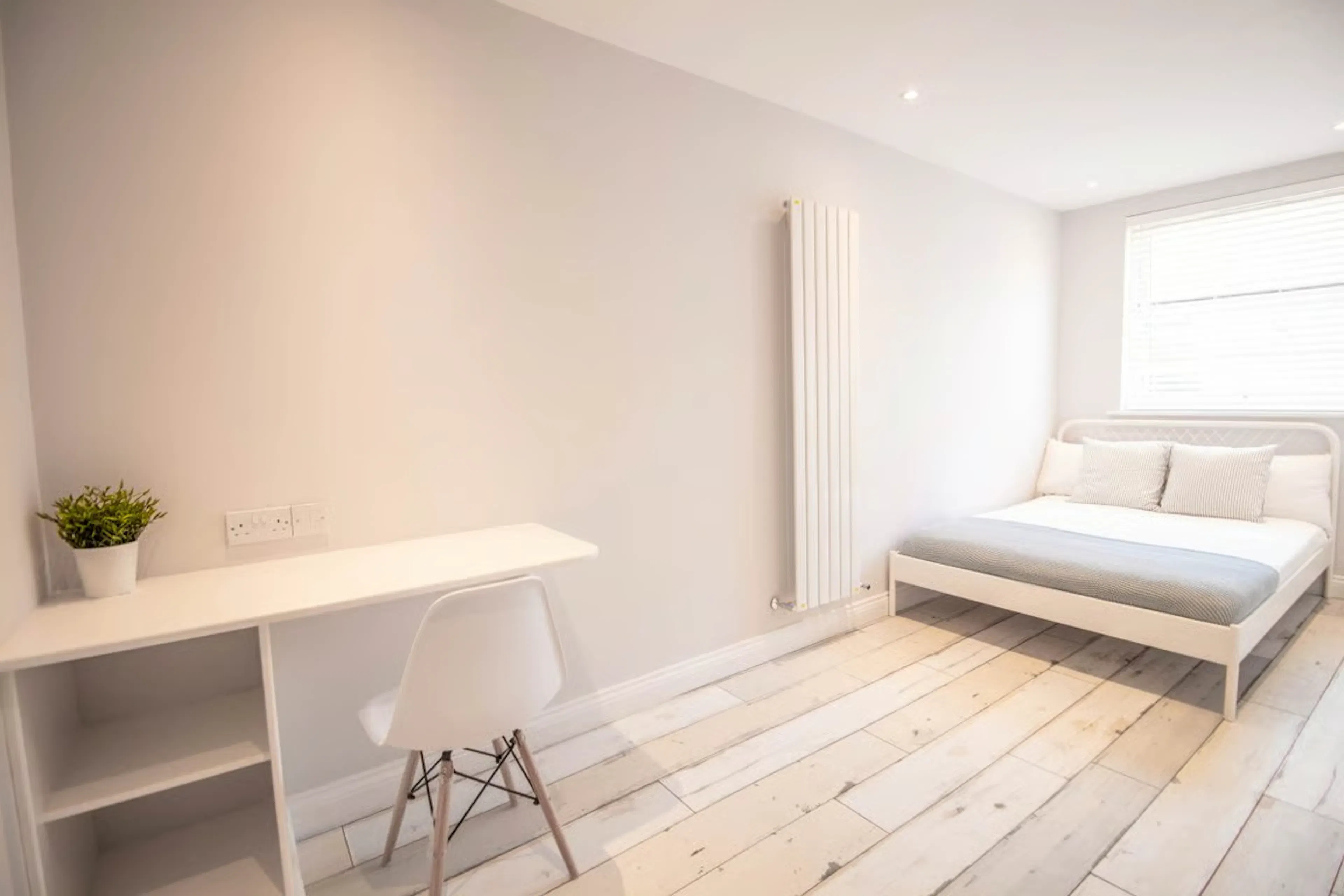ROOM ROOM 4