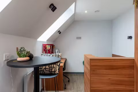 straits-garden-egham-ROOM