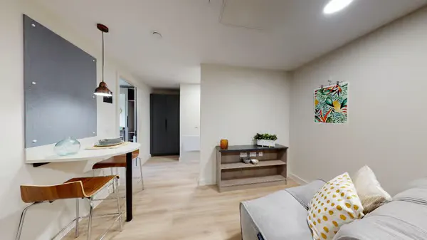 2 Bedroom Apartment ROOM 4