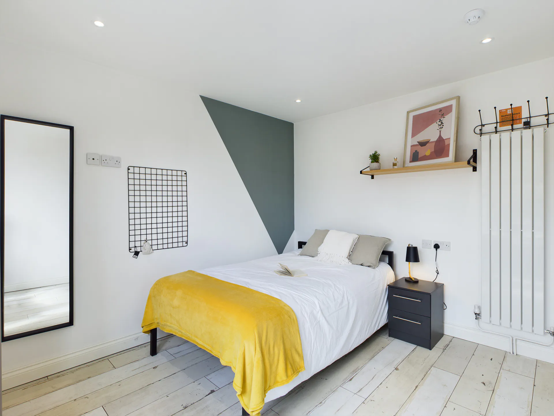 7 Bedroom House ROOM 2