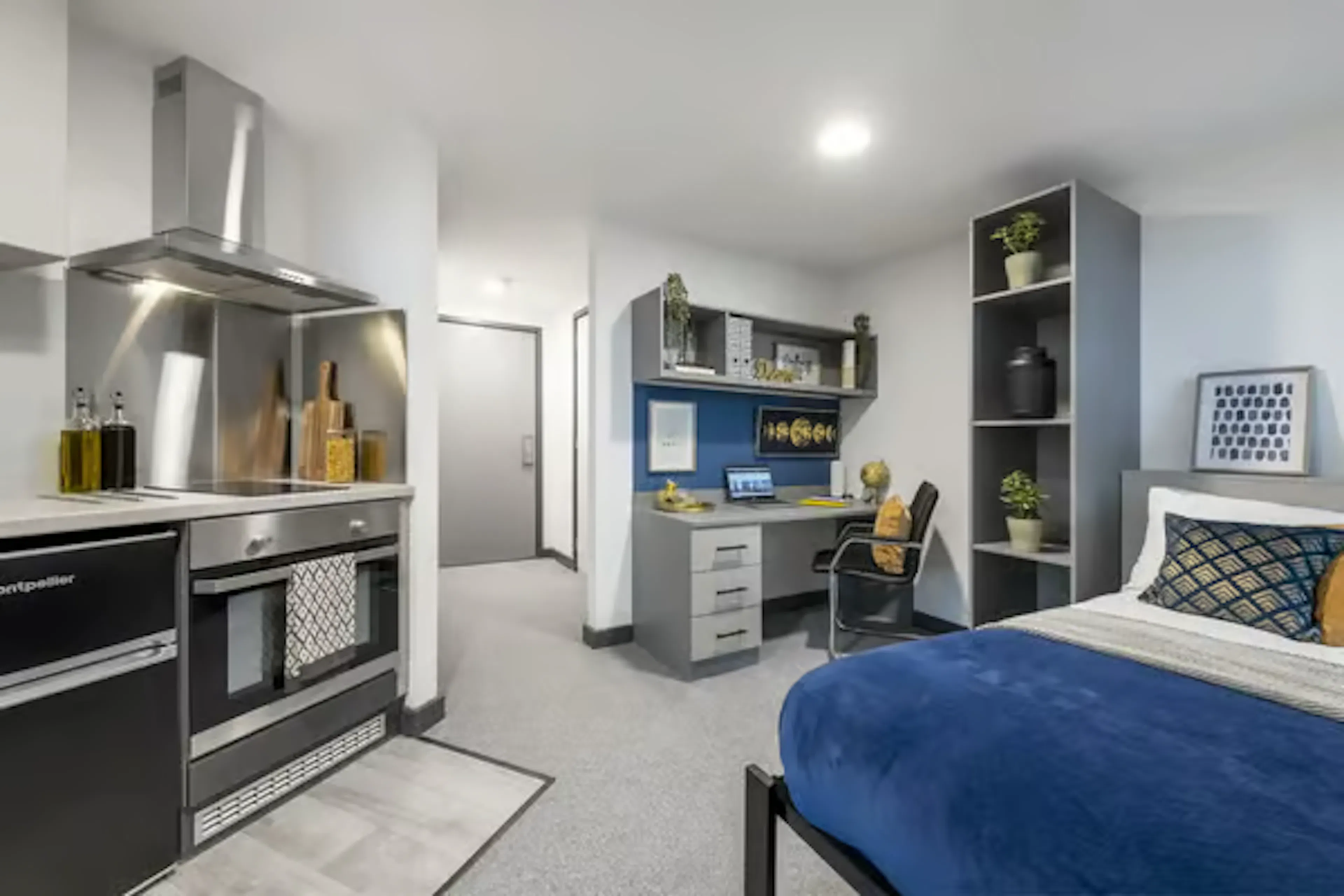 Ground Floor Bronze Studio ROOM 1