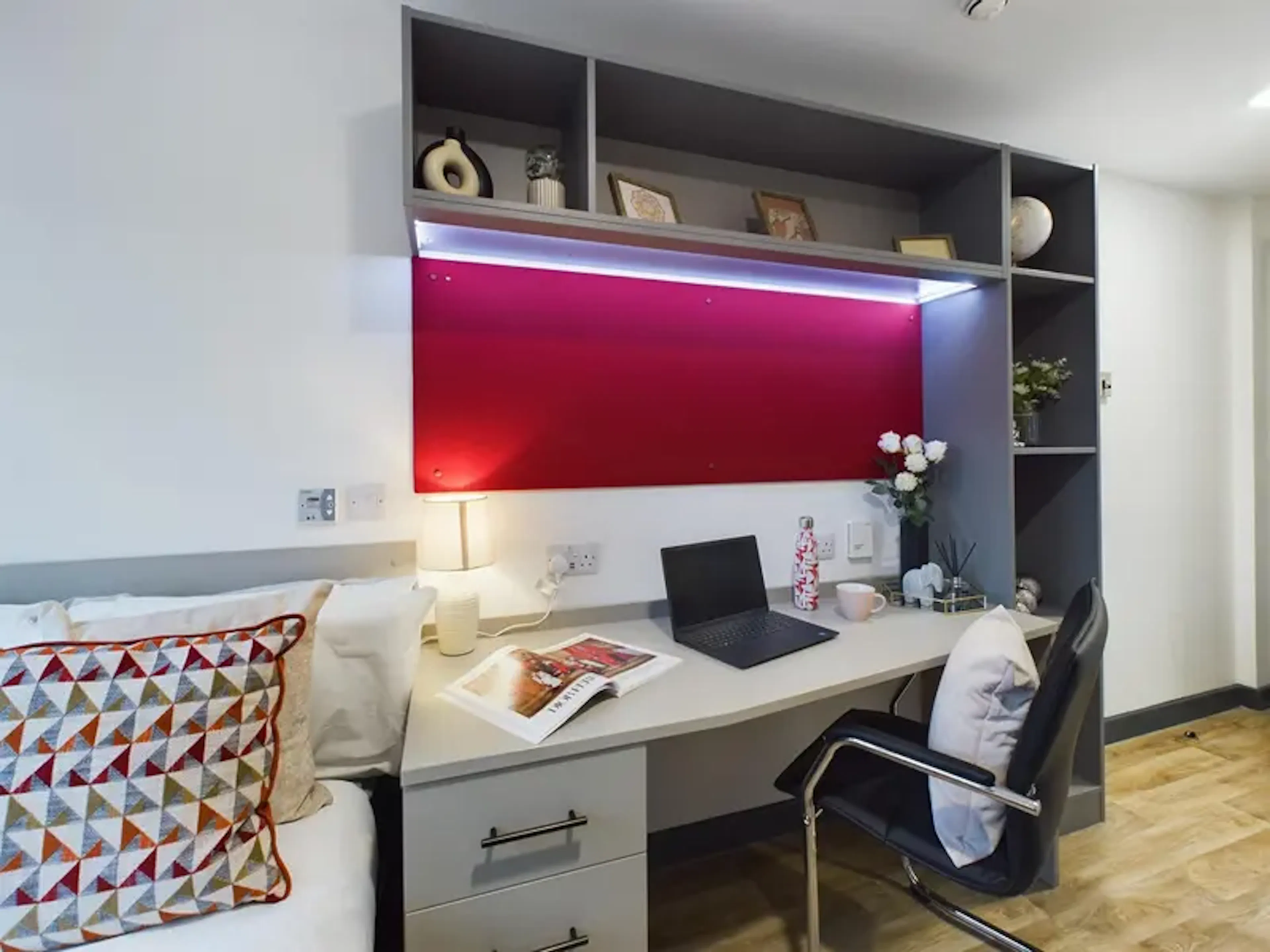 Bronze Ensuite ROOM 2
