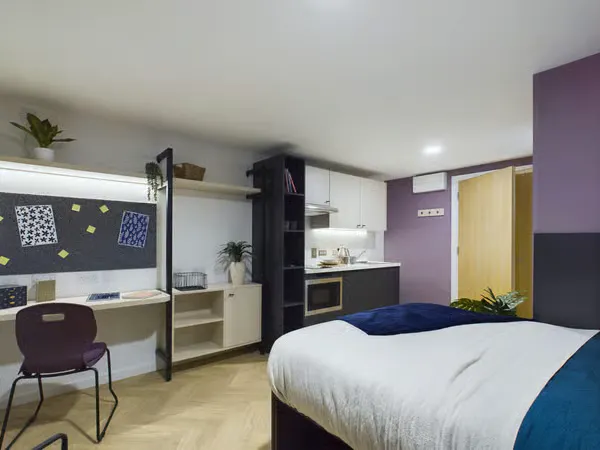 Deluxe Studio