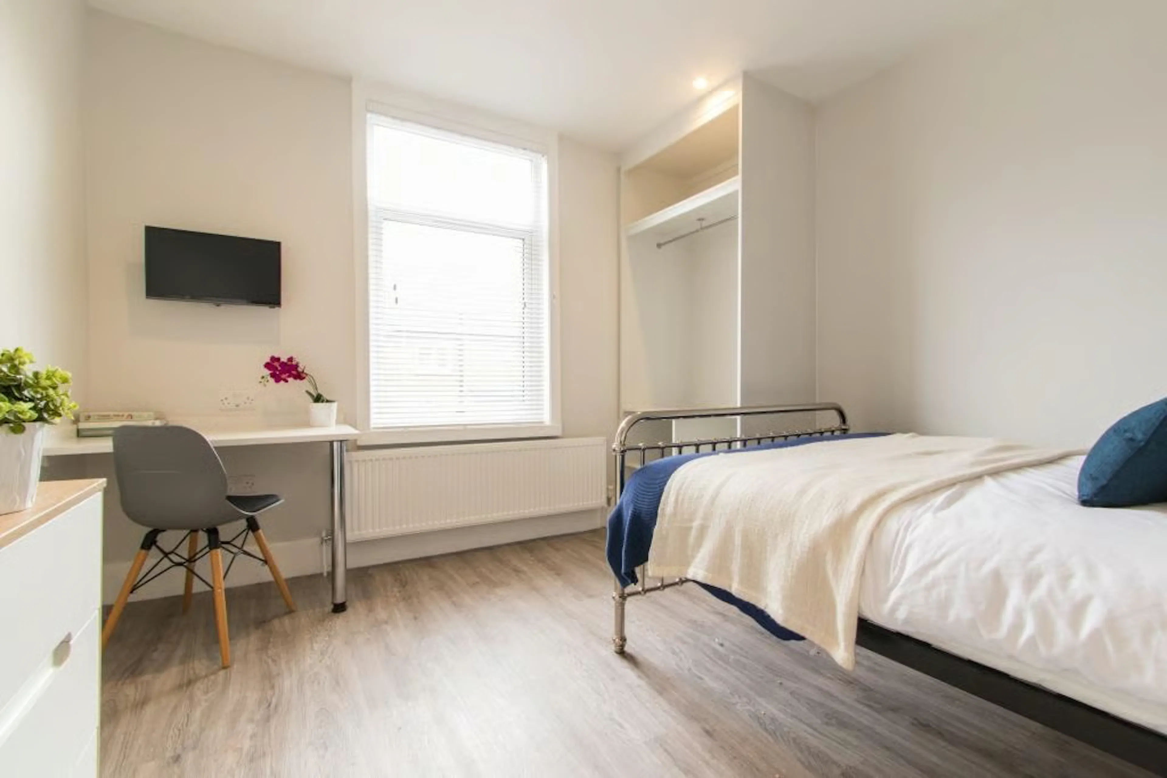ROOM ROOM 4