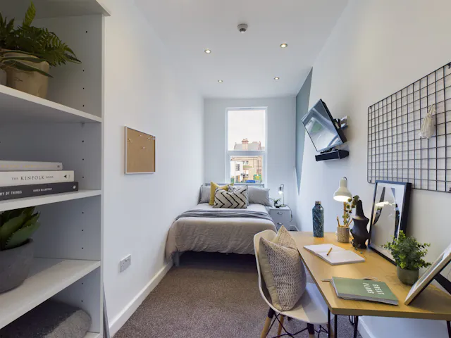 6 Bedroom House room image 2