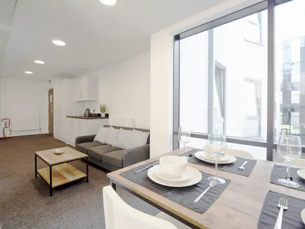 Silver Ensuite room image 4