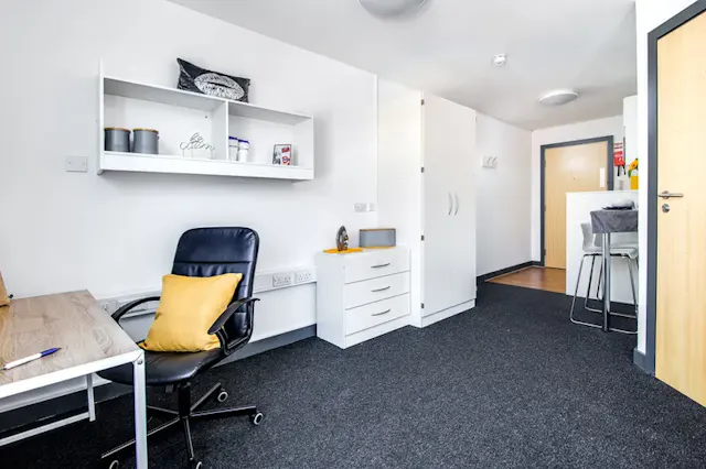 Diamond Studio room image 4