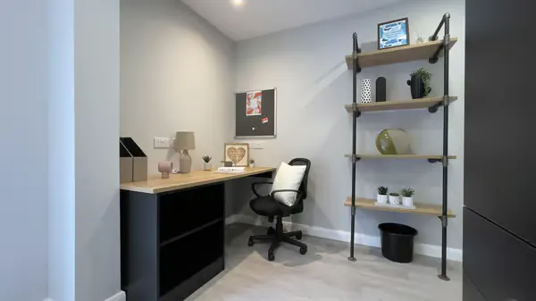 Accessible En-Suite room image 5