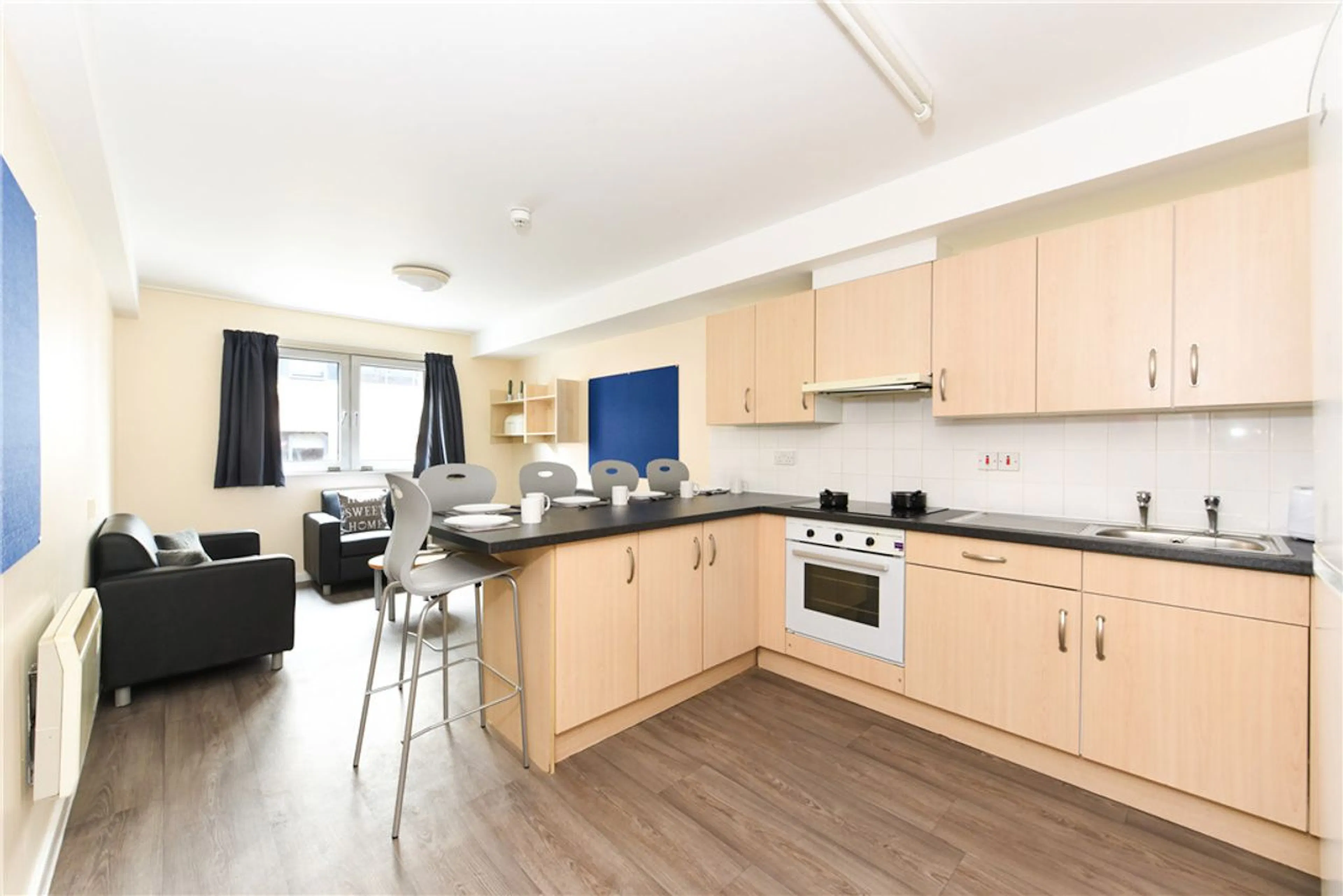 Bronze En-Suite KITCHEN 3