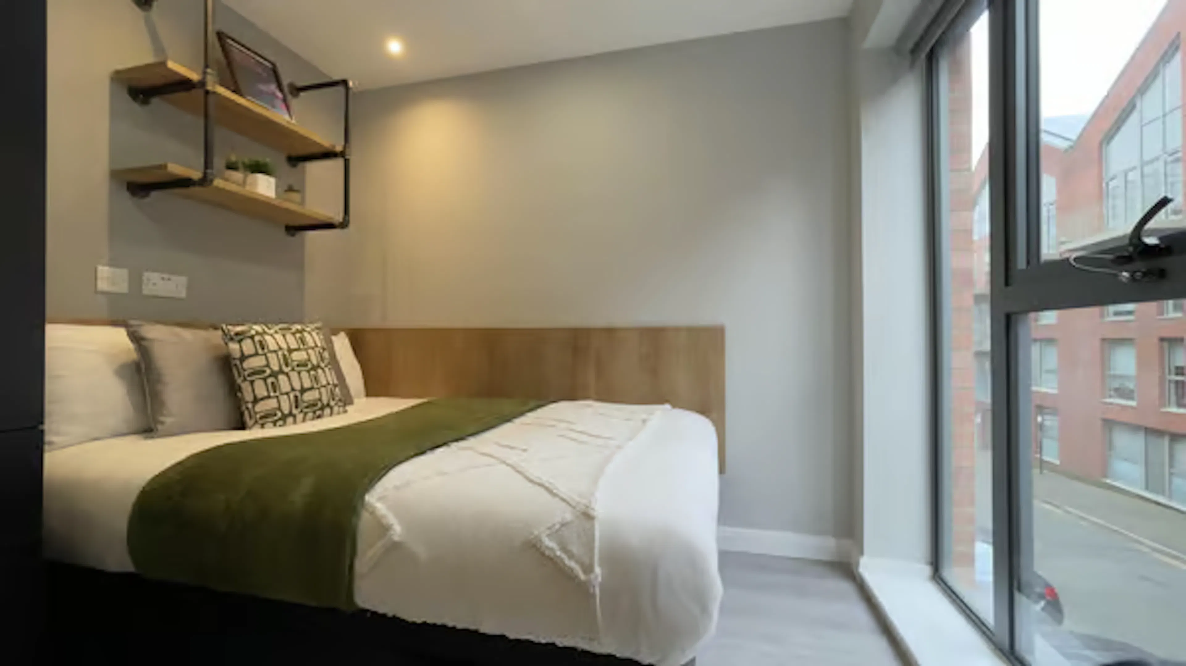 Accessible En-Suite ROOM 4