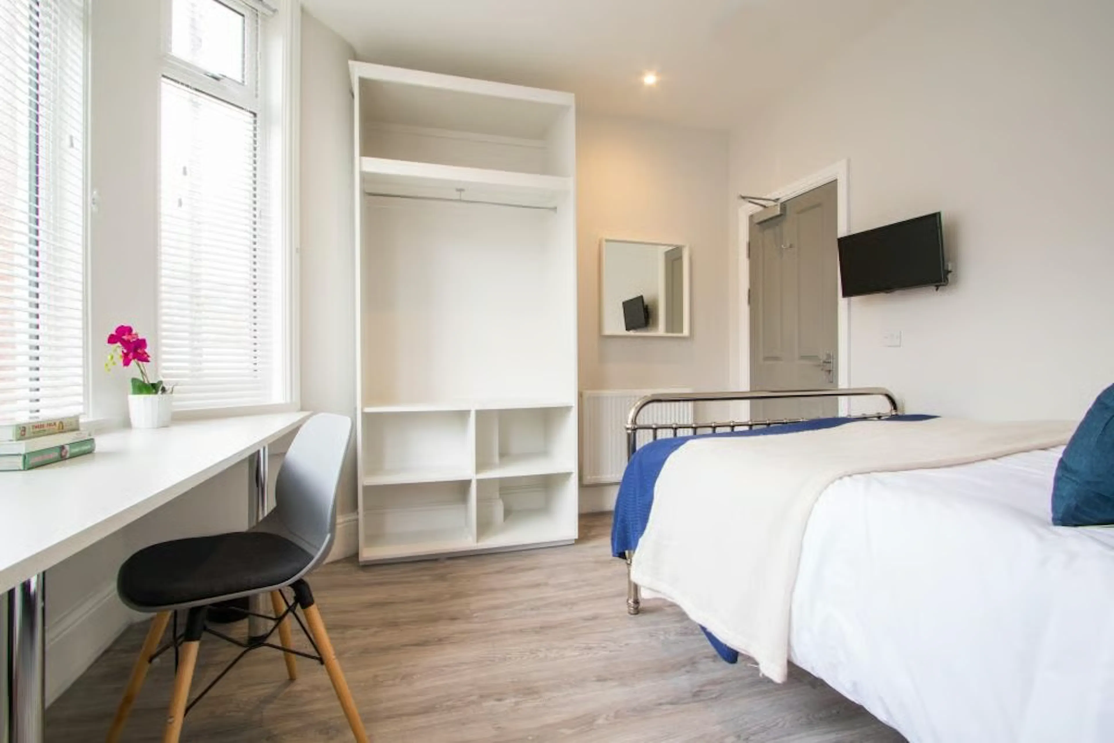 ROOM ROOM 2
