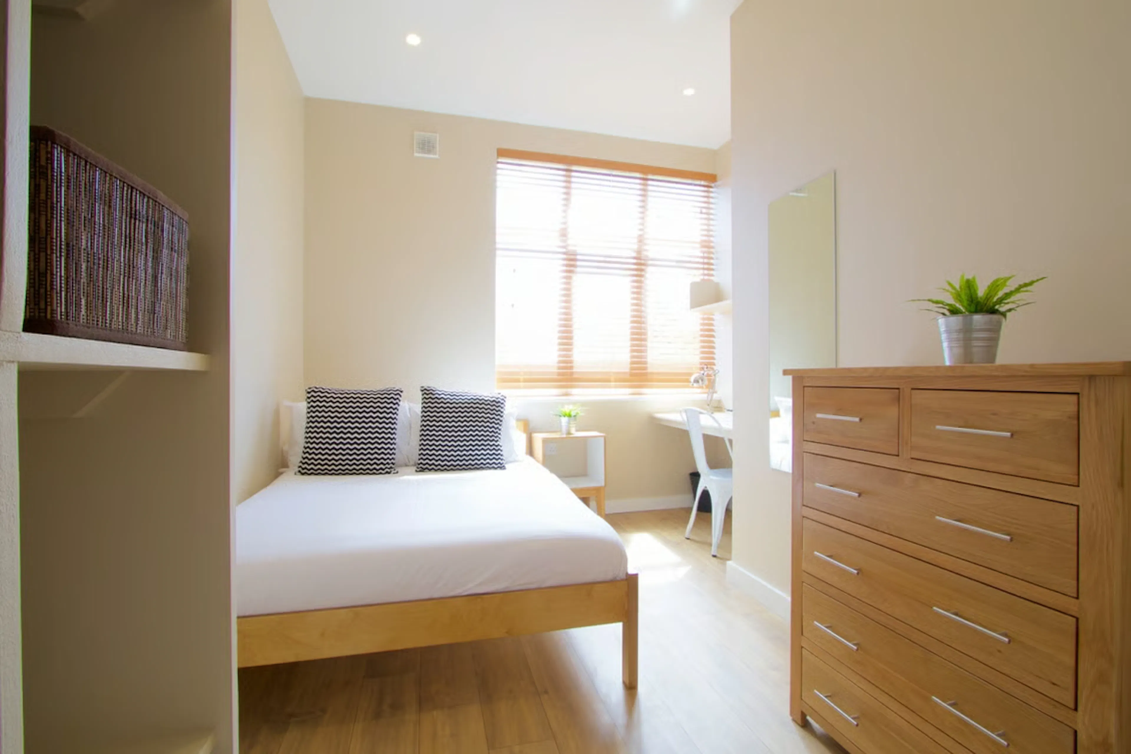 ROOM ROOM 3