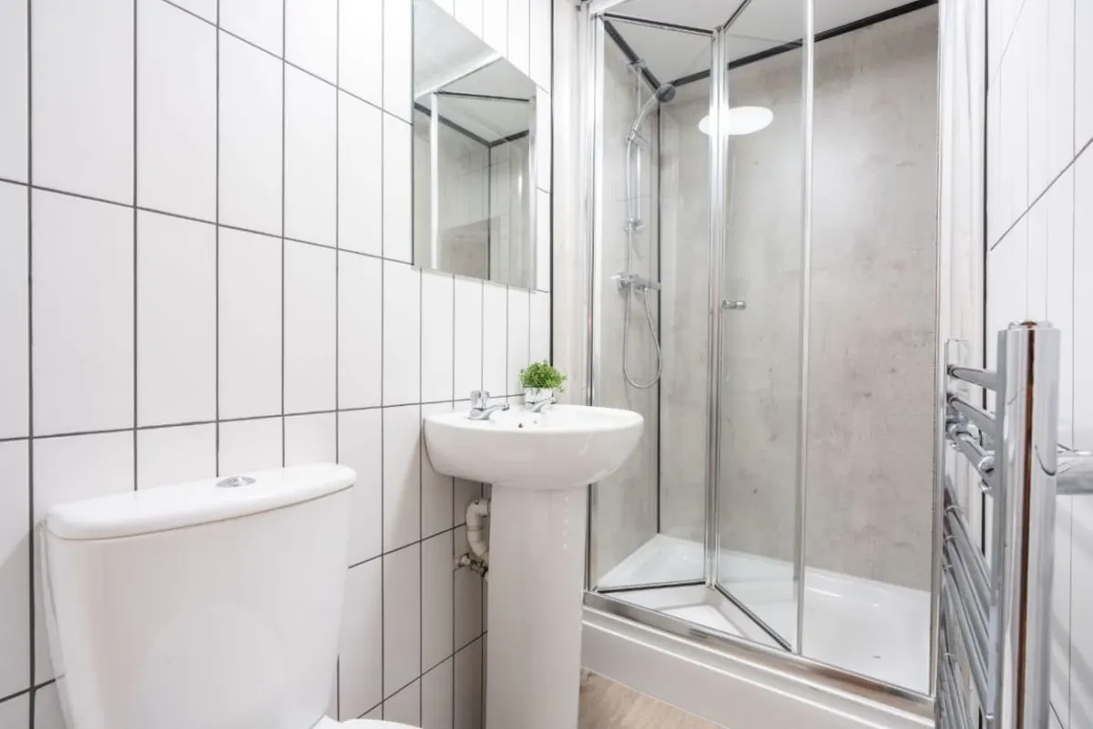 BATHROOM BATHROOM
