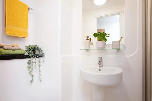 Ensuite Large High Double