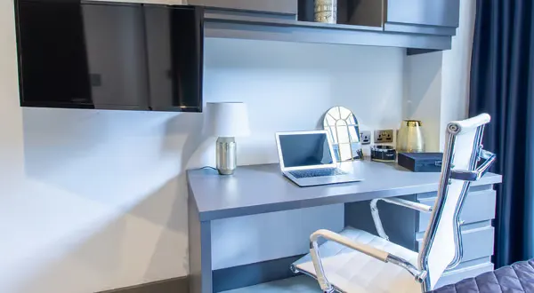 Classic 2 Bed Apartment ROOM