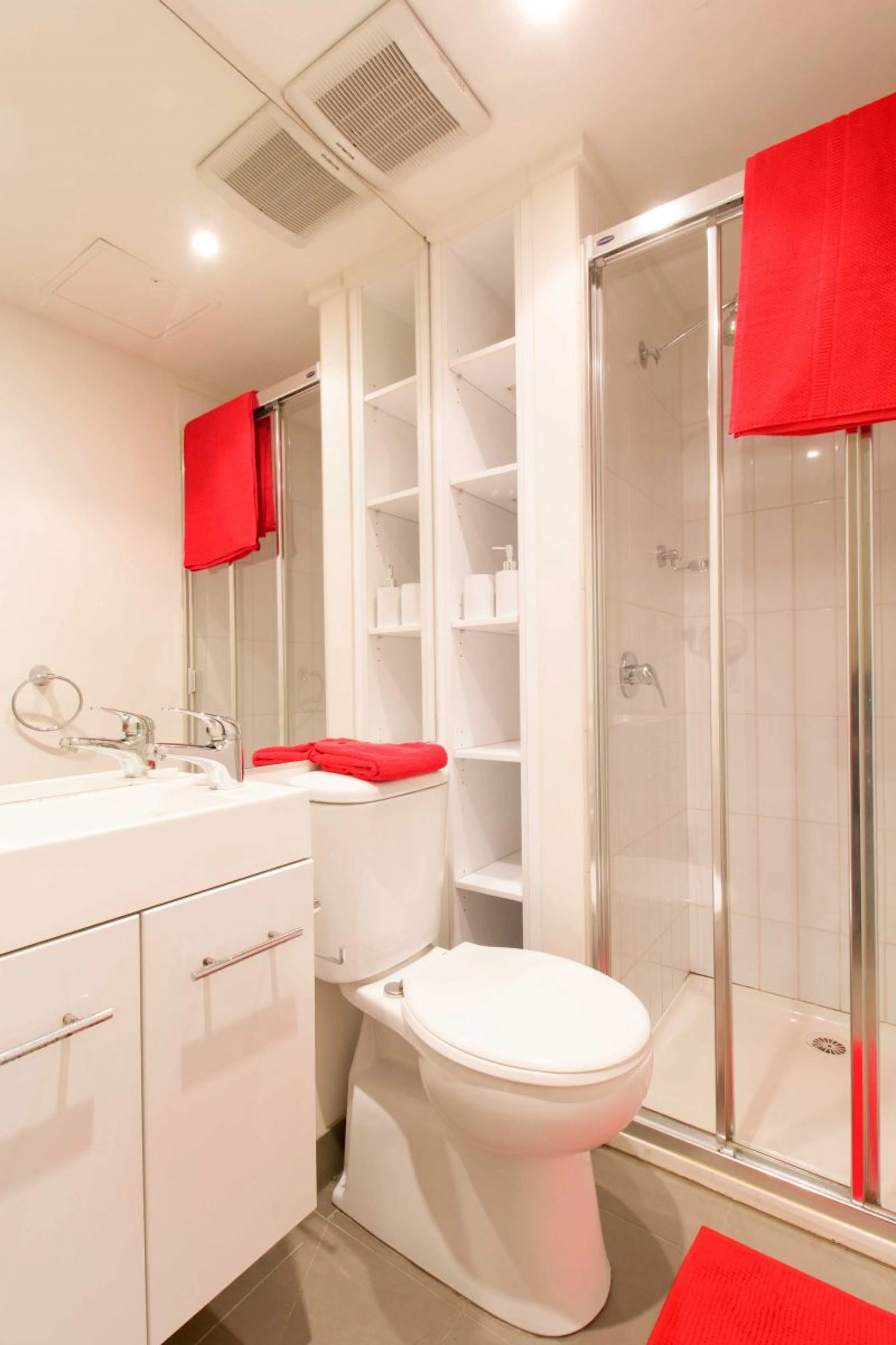 1 Bedroom with Terrace BATHROOM 4