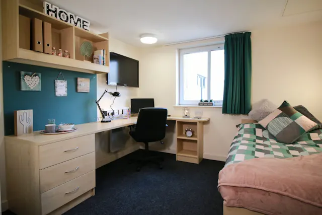 Studio room image 1