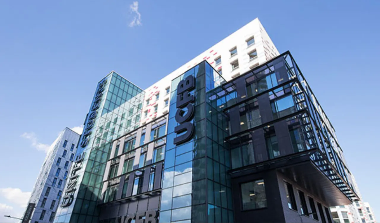 BUILDING