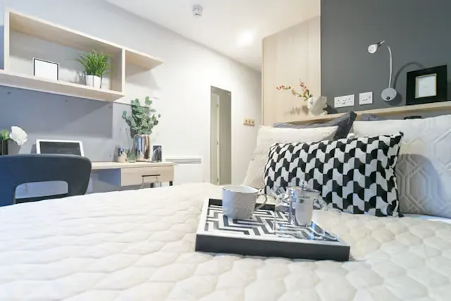 Standard Ensuite room image 1