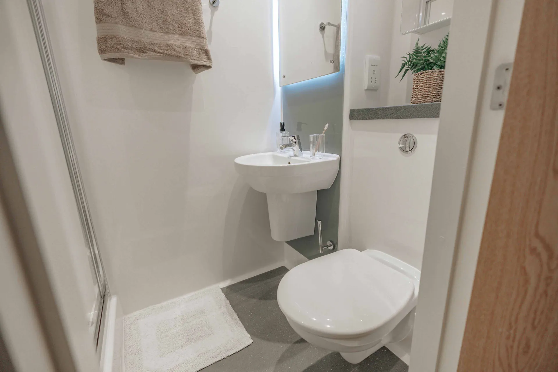 Gold En-Suite