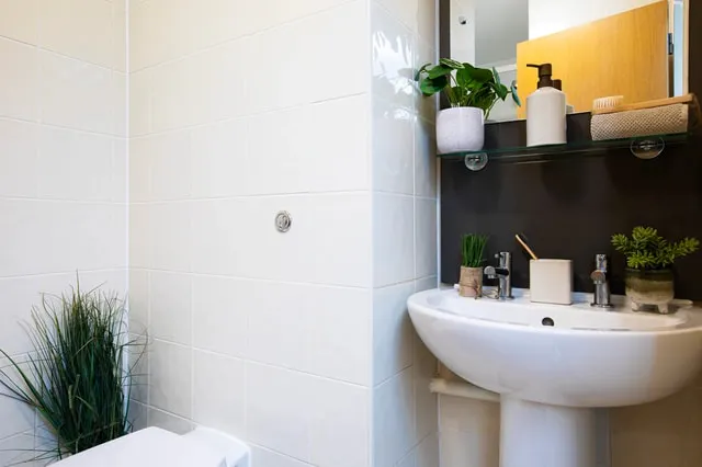 Ensuite: Three Bed Flat Medium Standard Double