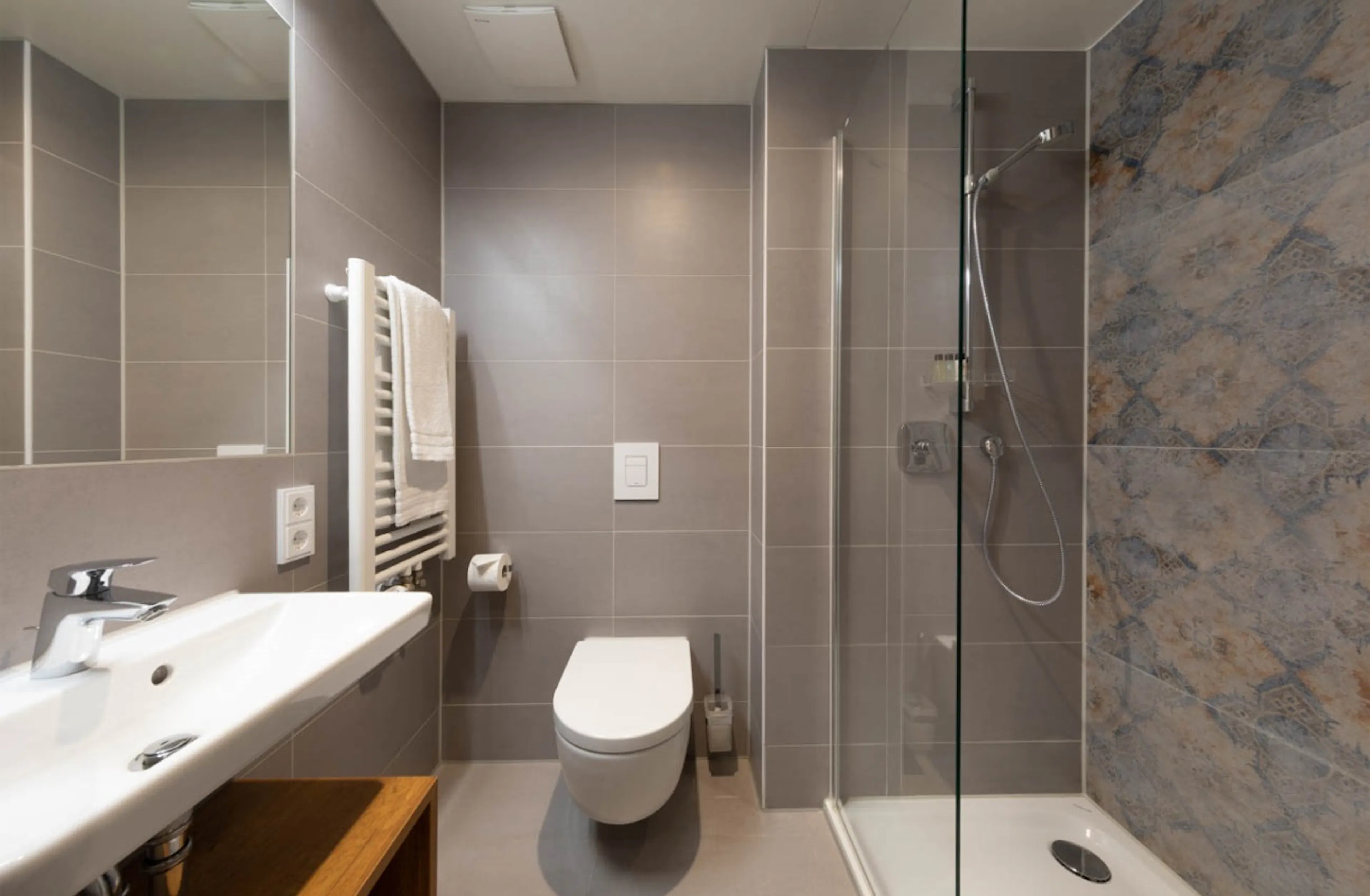 Cosy Apartment BATHROOM 3