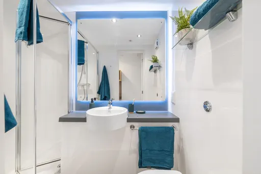 Gold Ensuite Upper Level