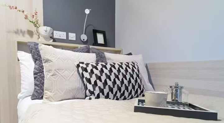 straits-manor-sheffield-Standard Ensuite -1