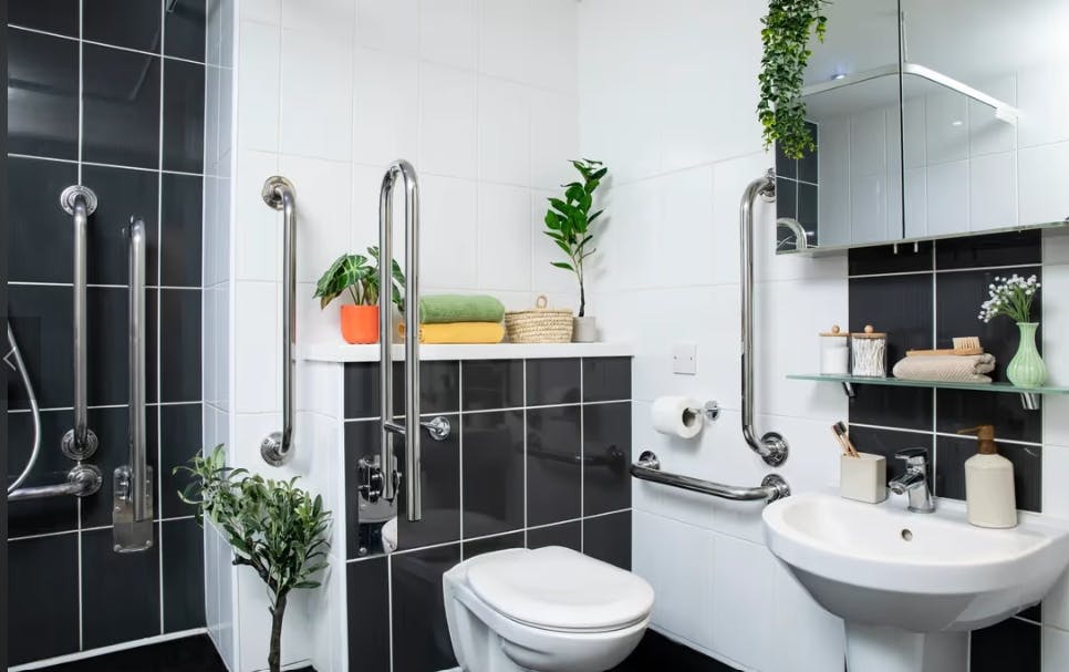 Accessible En-Suite, Premium Range 1