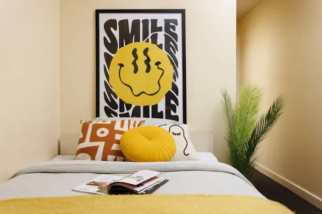 Basic Ensuite room image 2