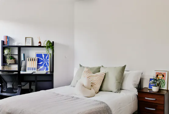 Basic Shared Duplex - Shared Bathroom