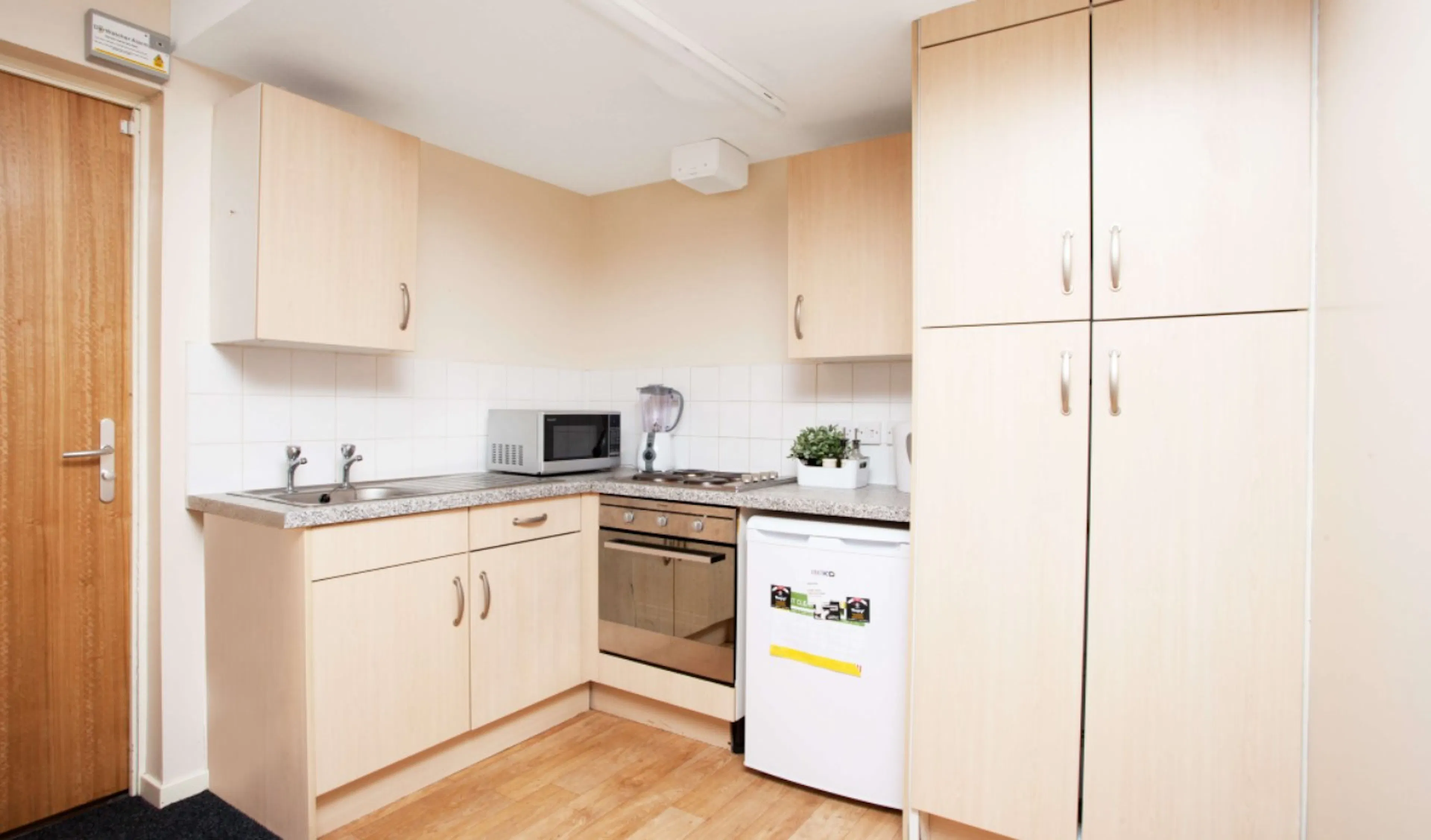 Basic Studio KITCHEN 3