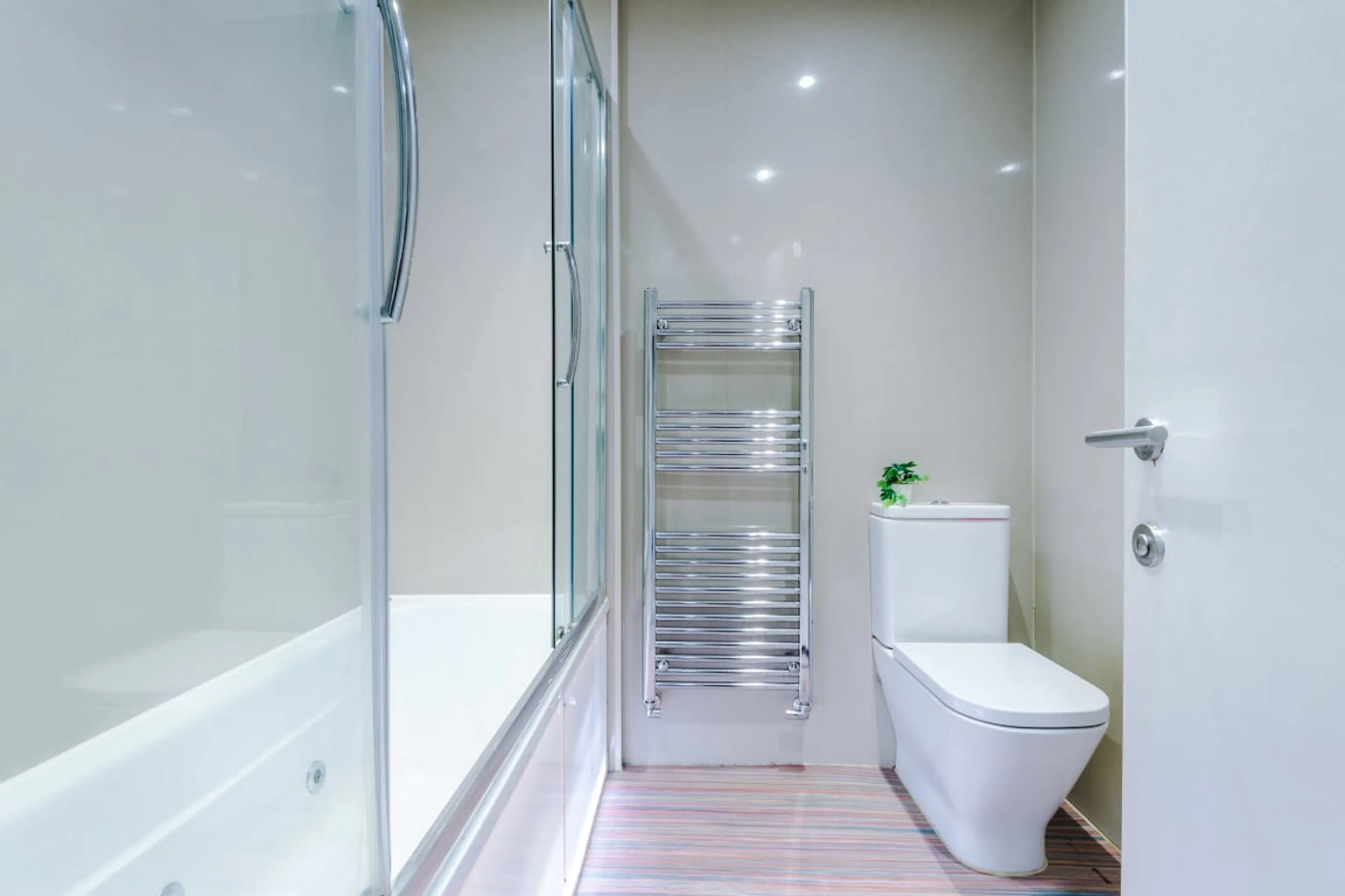 4 Bed Apartment BATHROOM 4