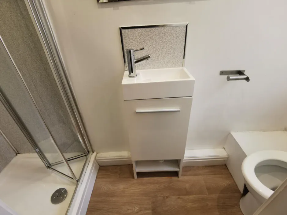 2 Bedroom Apartment BATHROOM 3