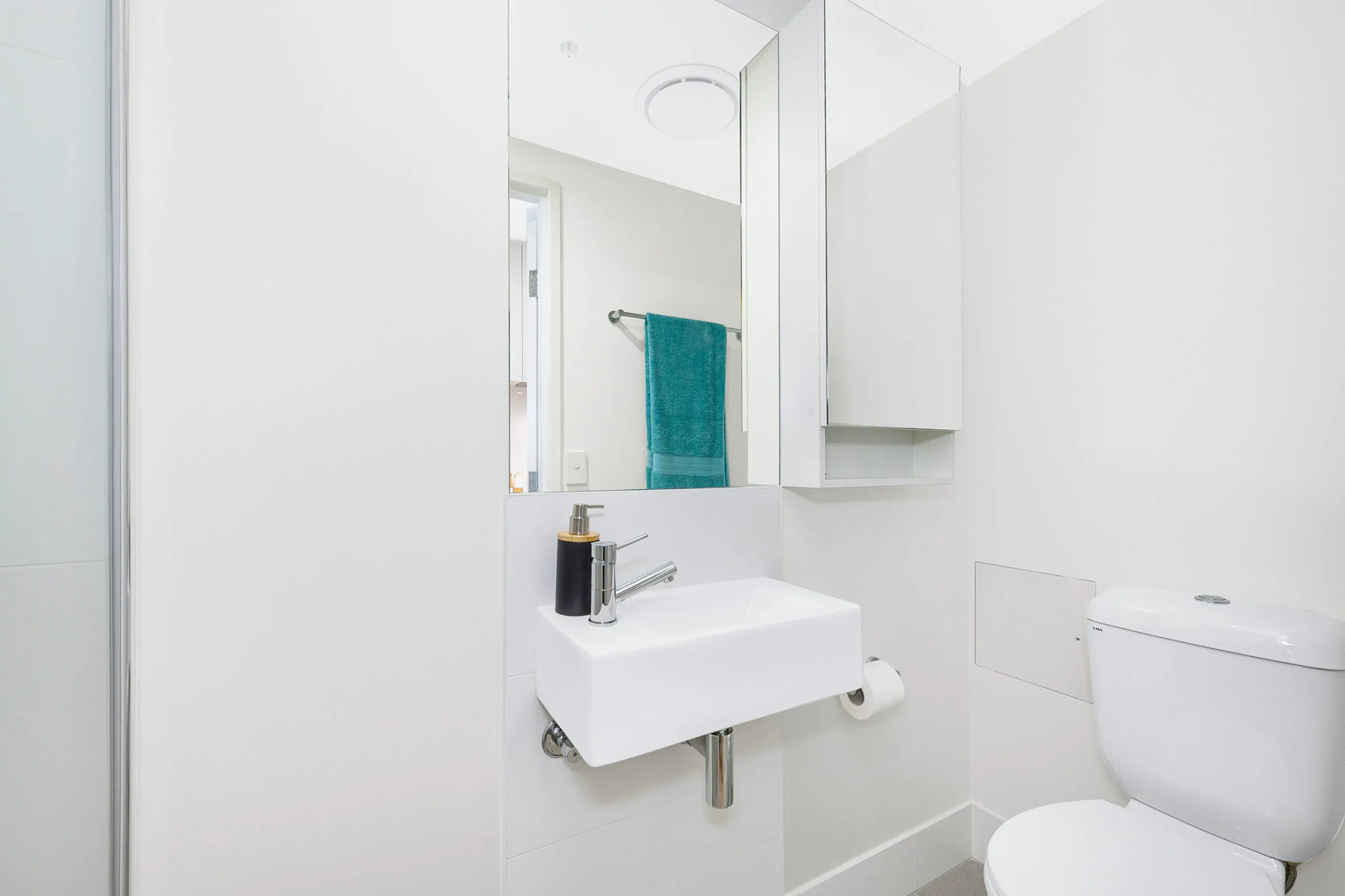 Twin Bunk Apartment BATHROOM 2