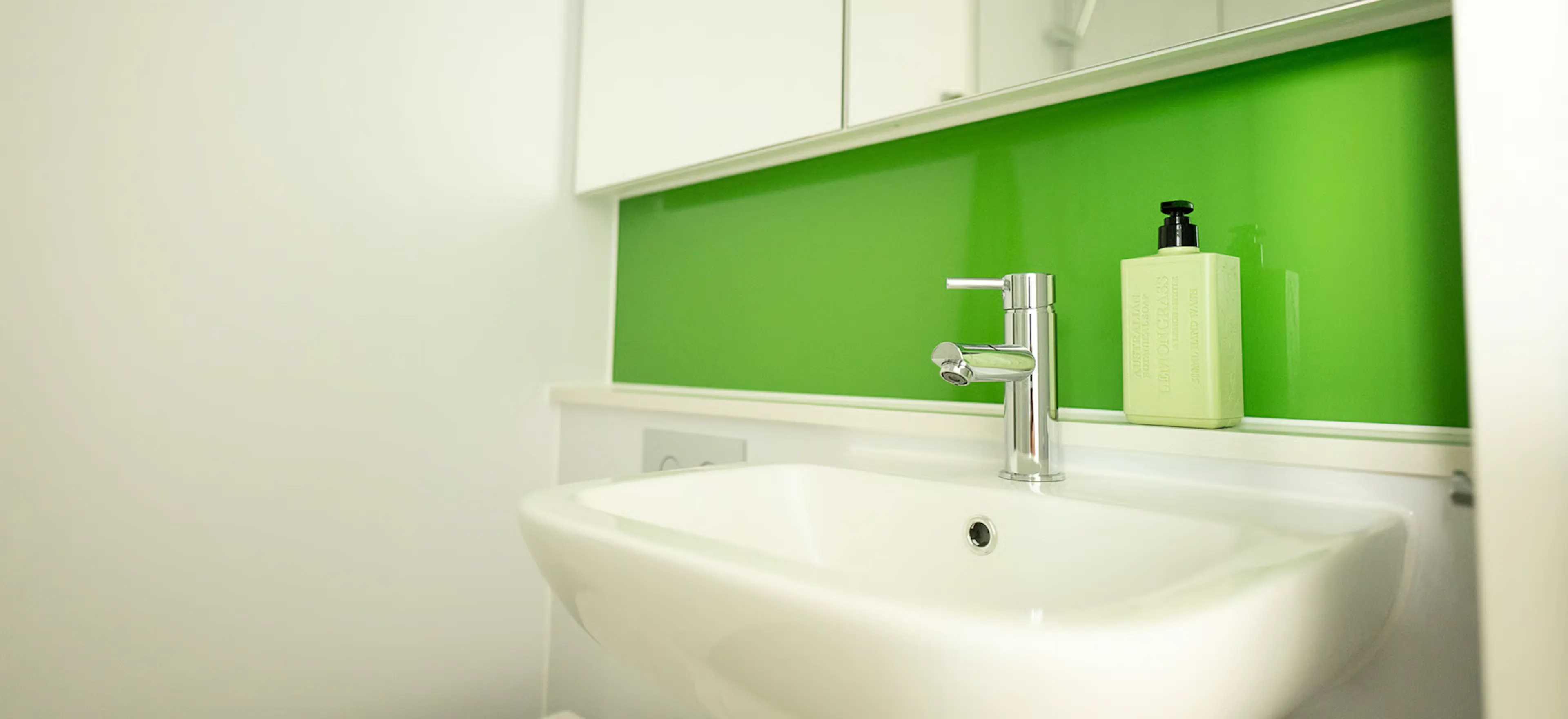 Double Ensuite room with Balcony BATHROOM 1