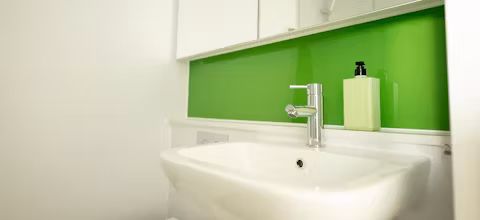 scape-victoria-street-melbourne-BATHROOM