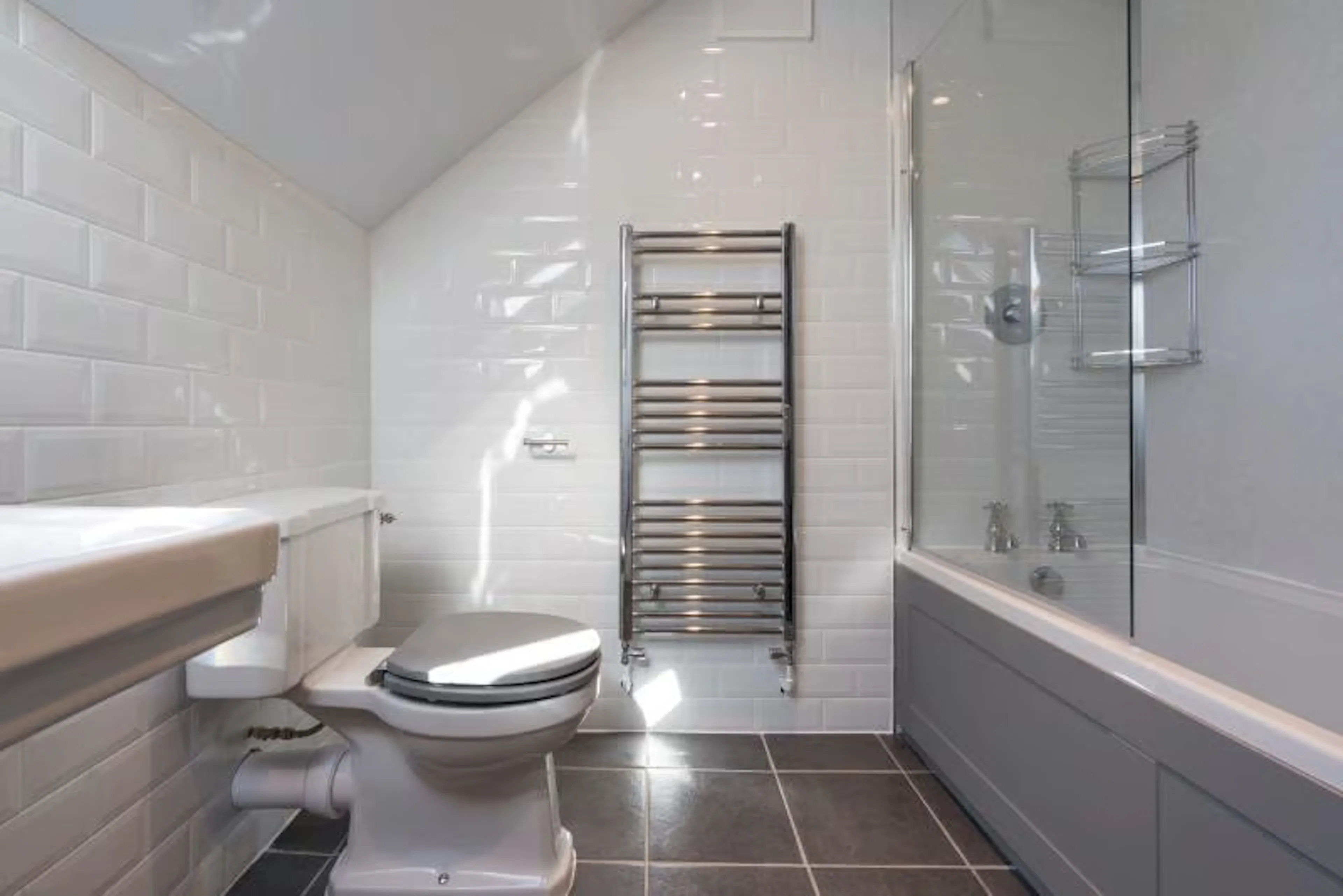 4 Bed Apartment BATHROOM 1