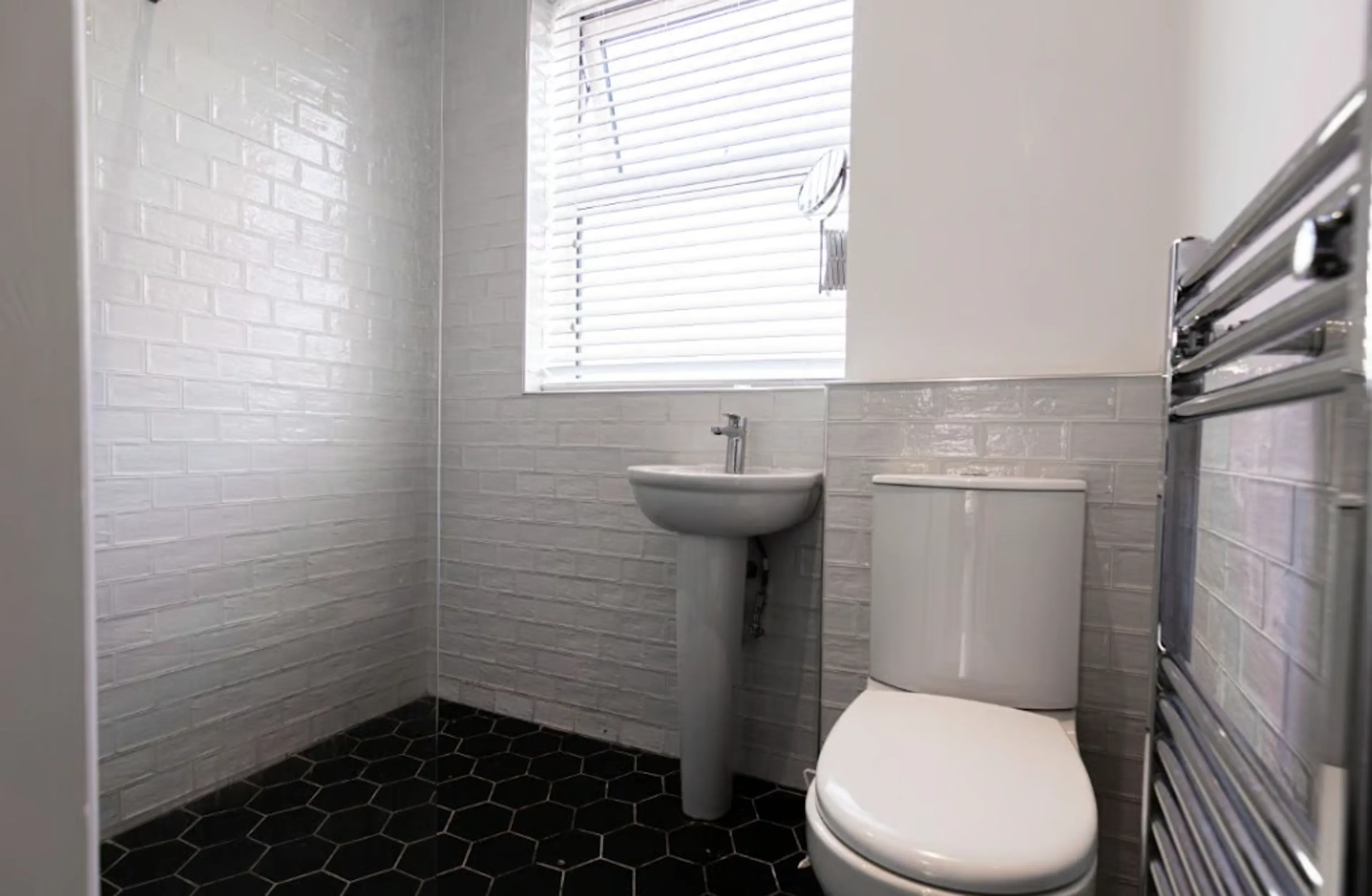 Seven Bedroom Apartment BATHROOM 3