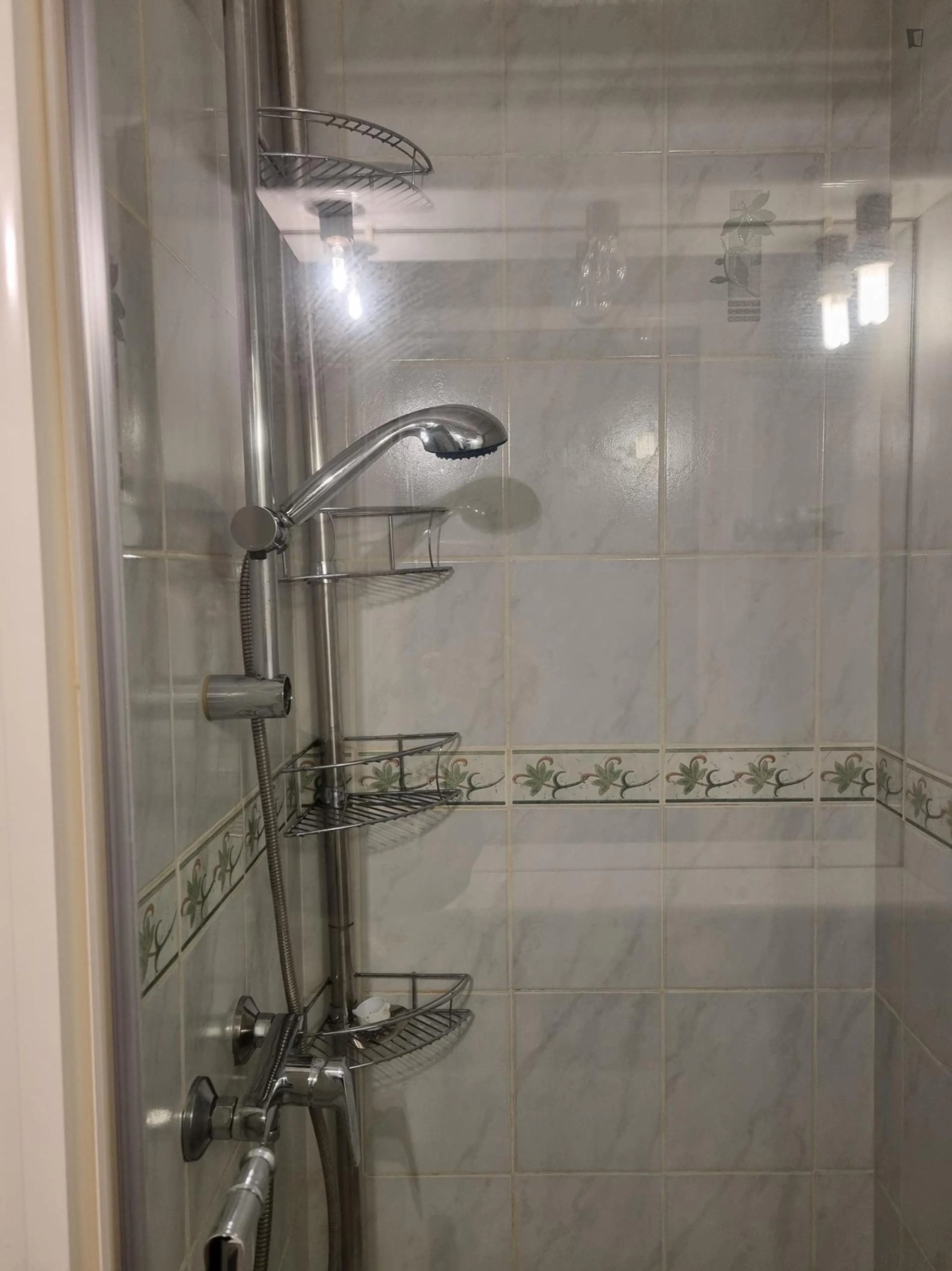 Homely double bedroom near the Grigny Centre train station BATHROOM 3