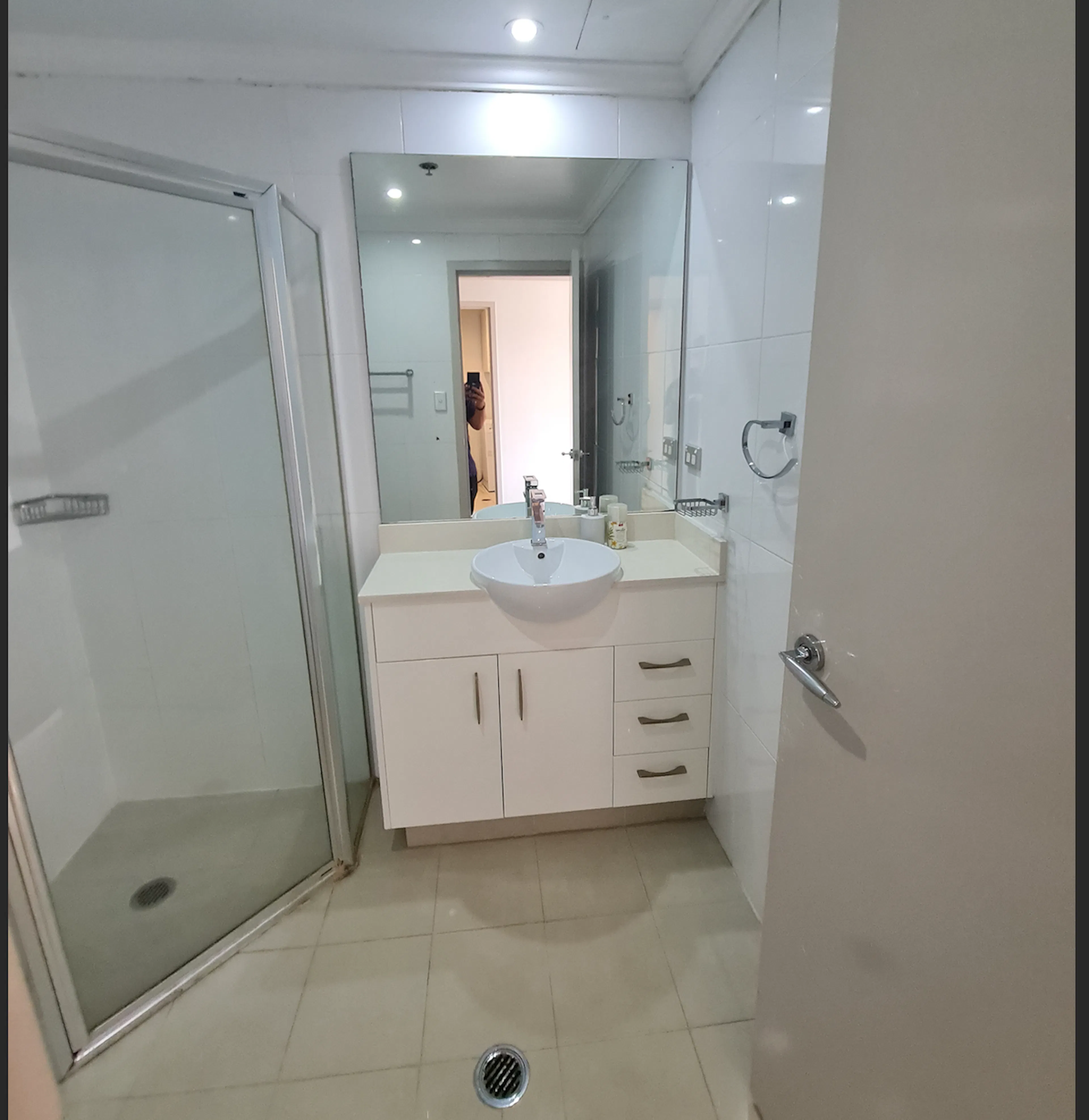 Two Bedroom Apartment BATHROOM 3