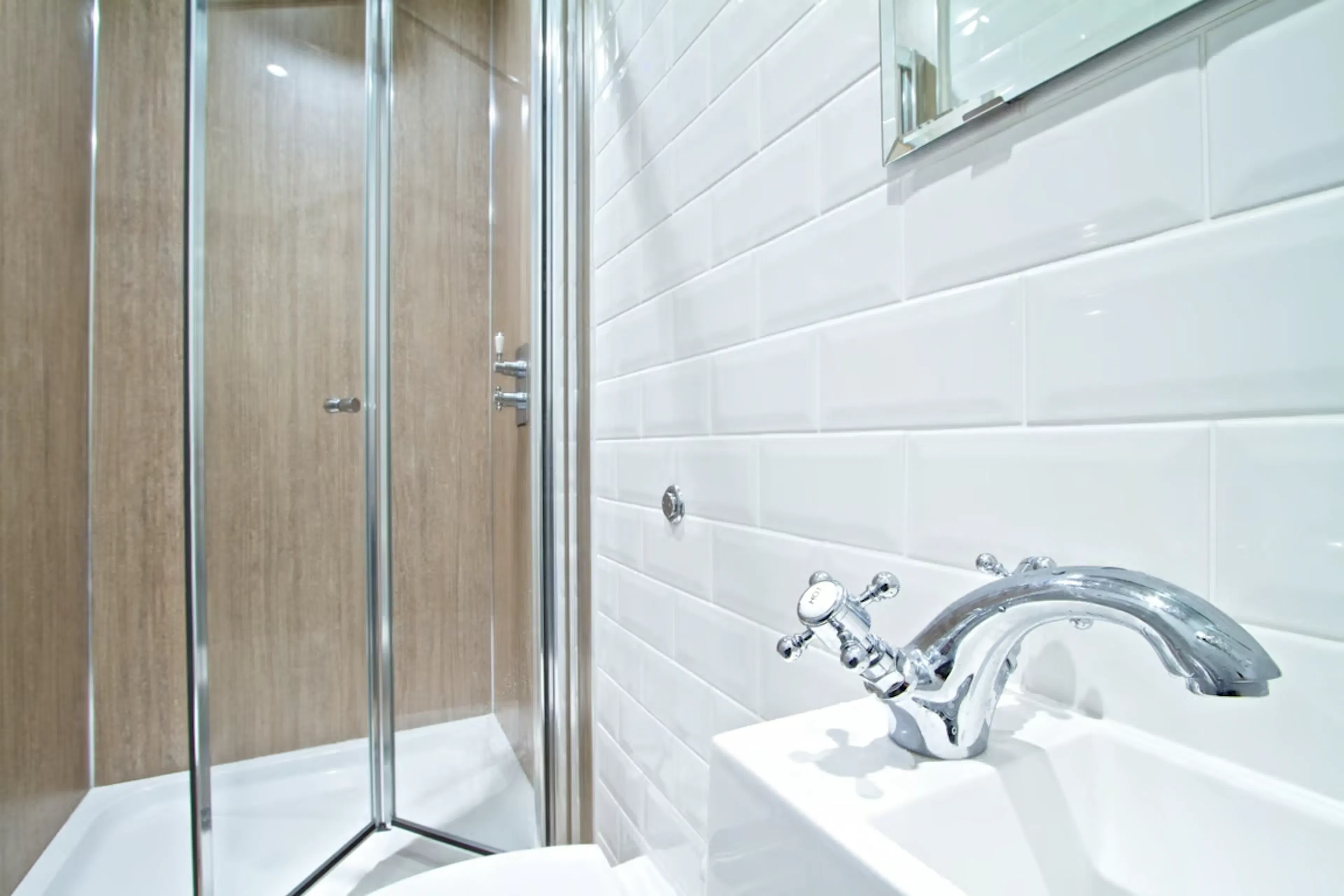 BATHROOM BATHROOM 4