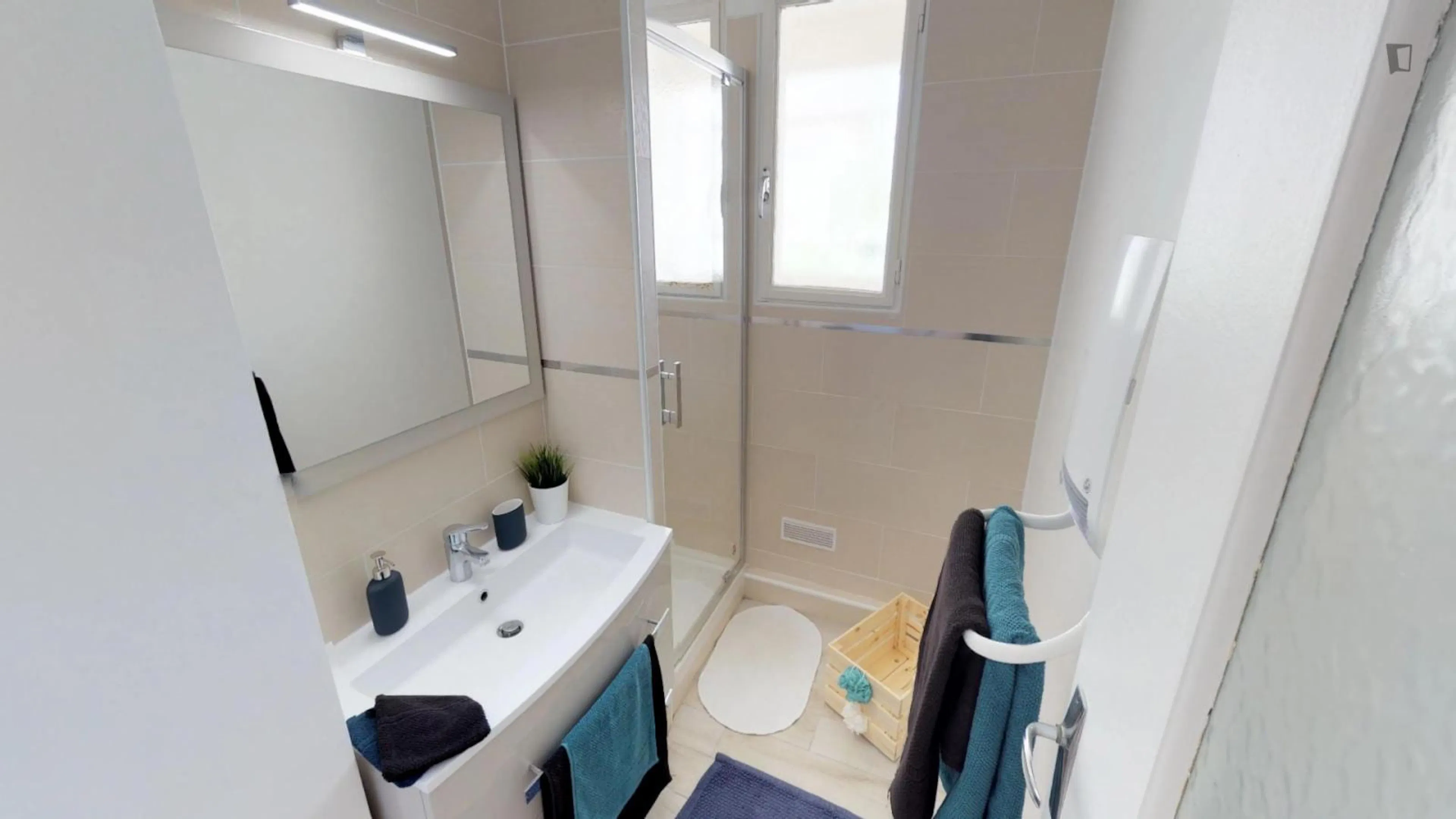 Nice double bedroom near Faculté de Pharmacie BATHROOM 2