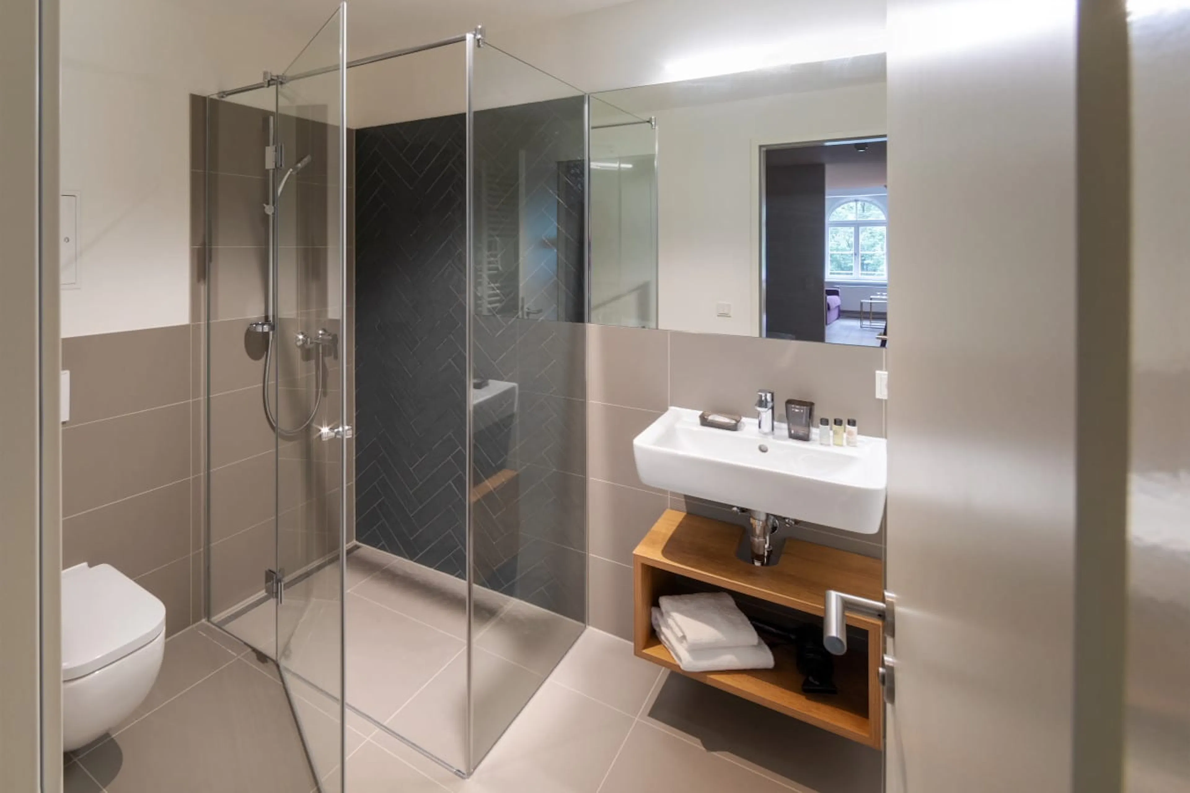Fantastic Apartment mit Balkon BATHROOM 2