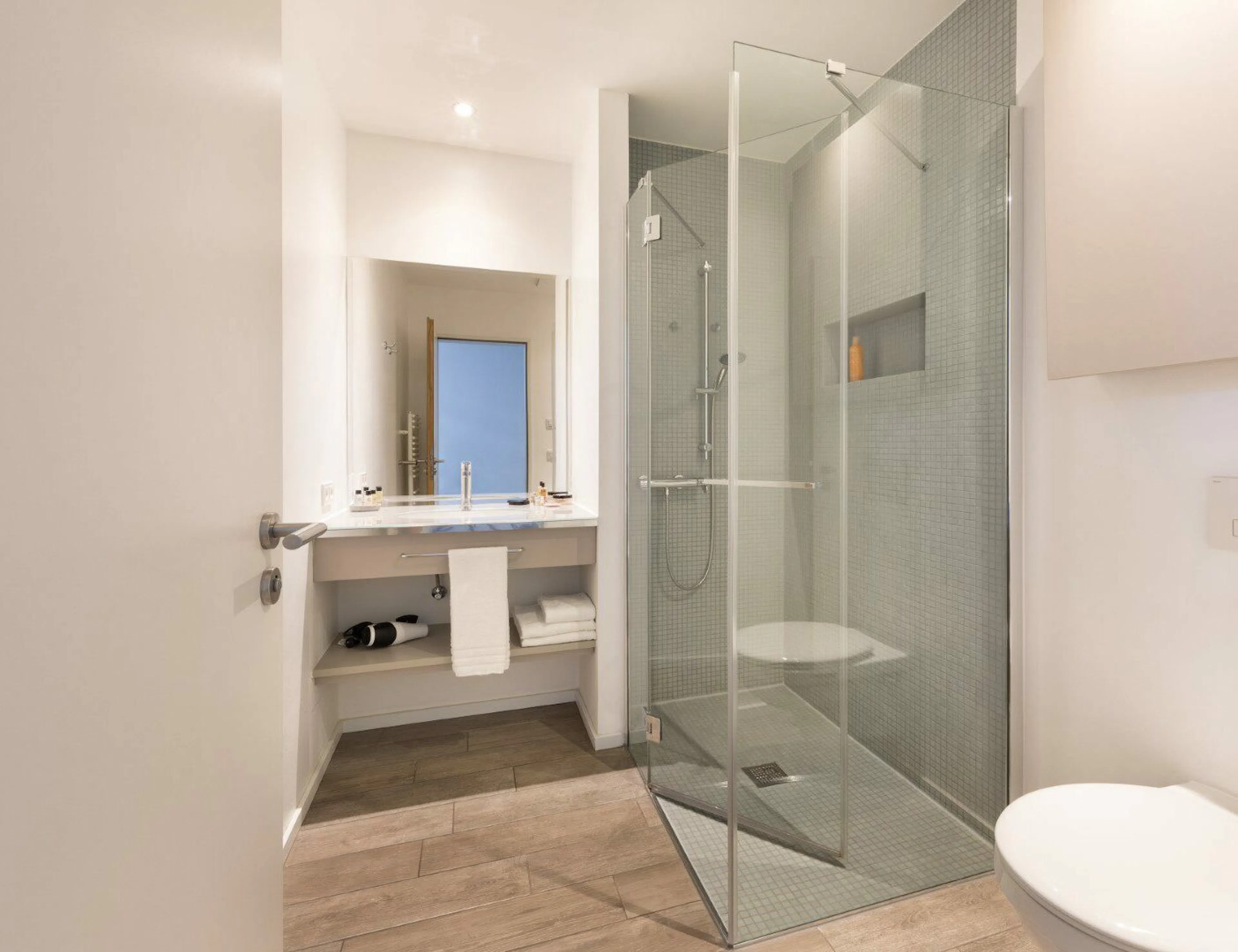 Cosy Apartment BATHROOM 2