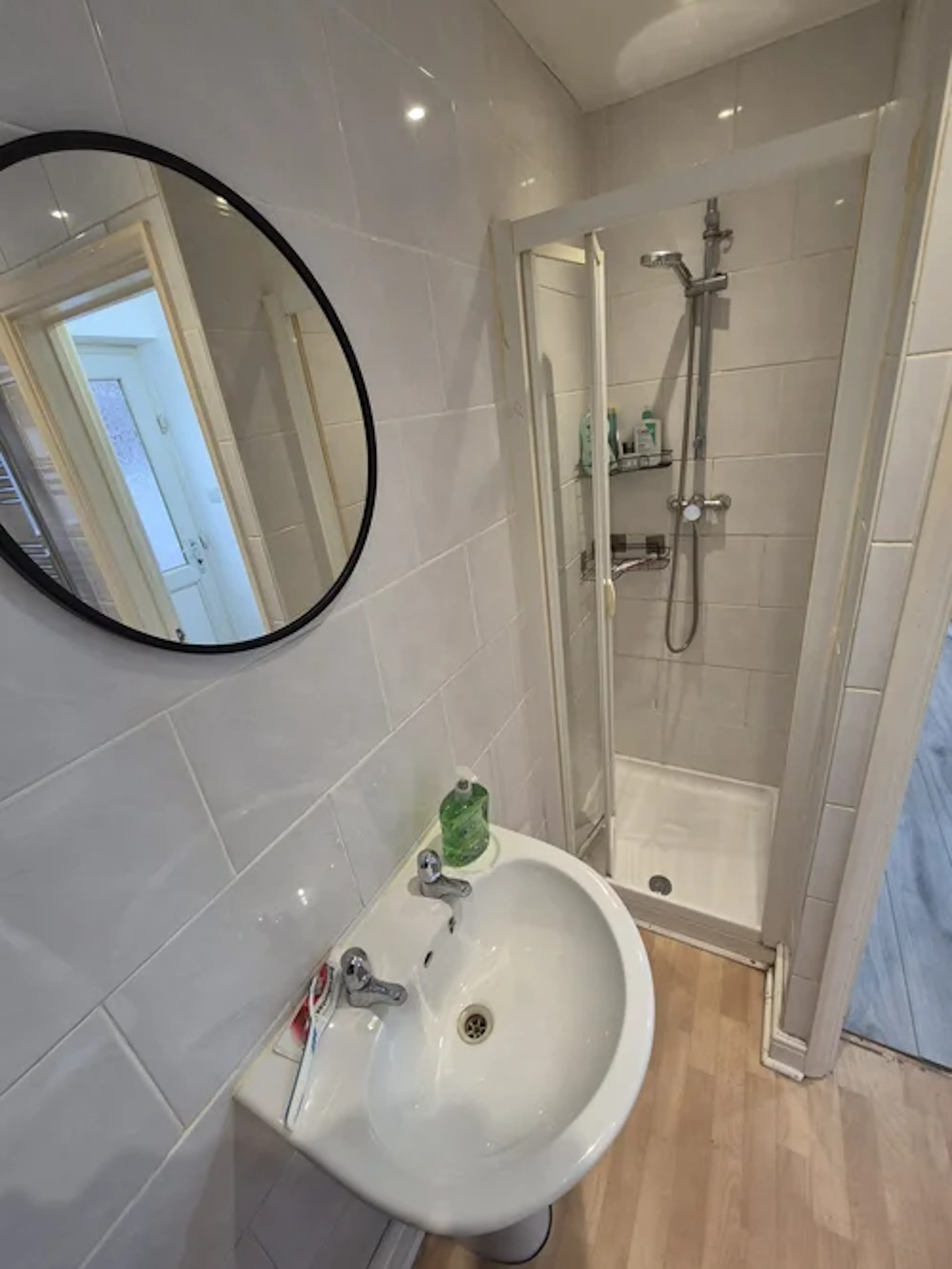 2 Bedroom Apartment BATHROOM 4