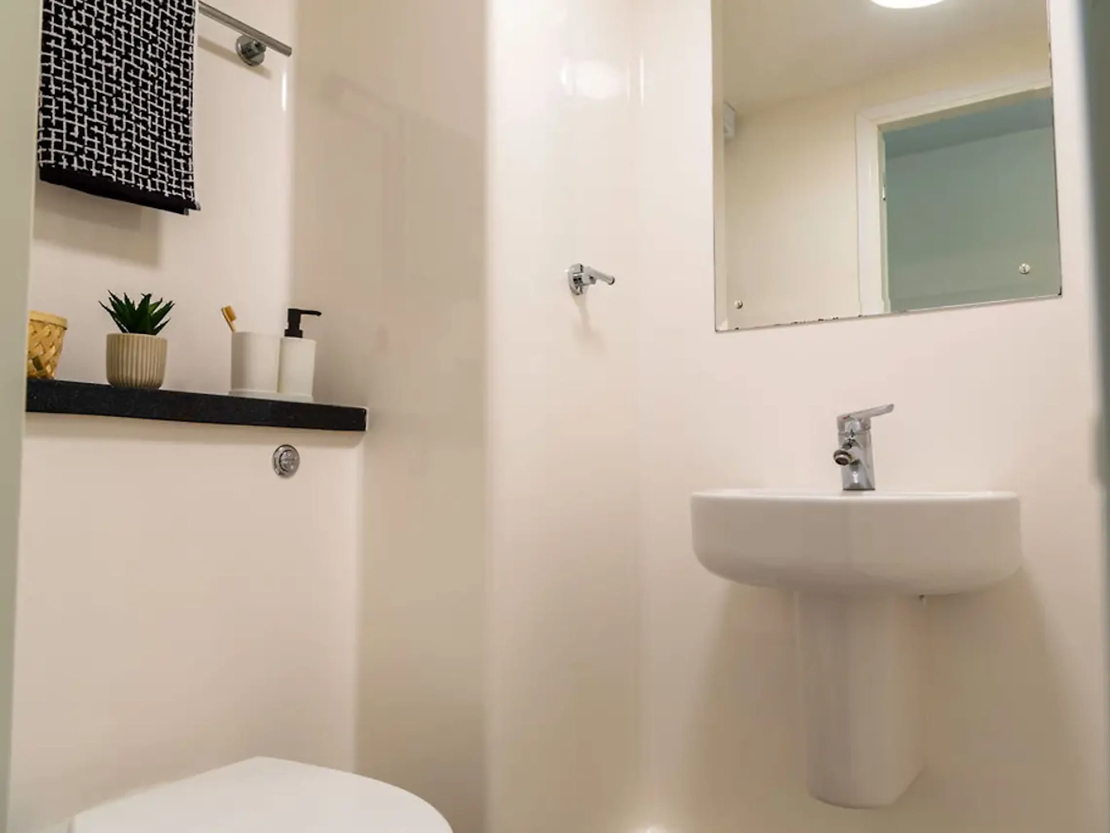8 Bed Standard Ensuite BATHROOM 1