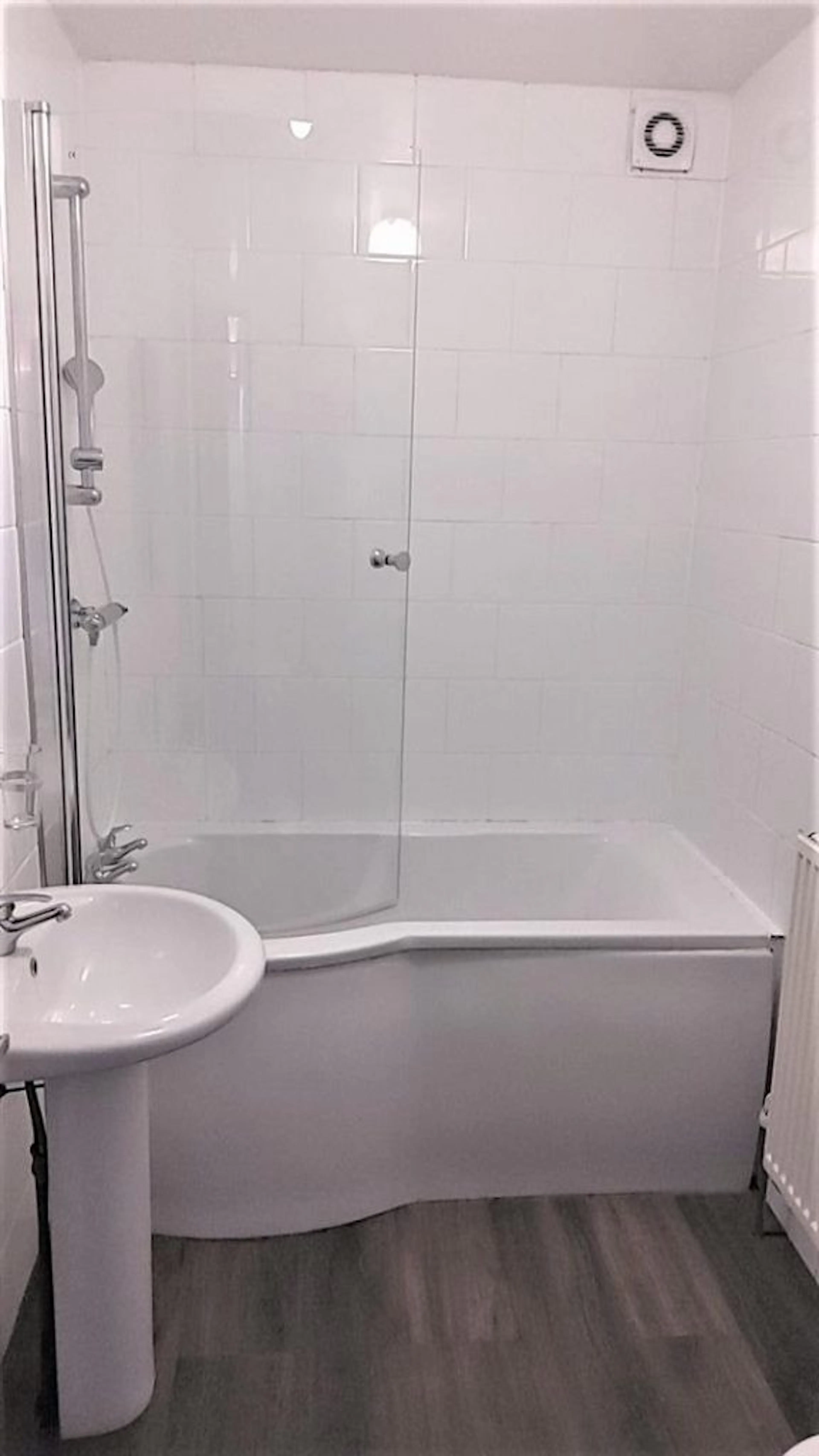 BATHROOM BATHROOM 4